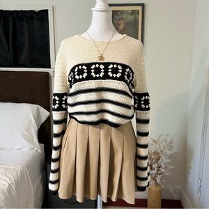 Crochet cropped sweater from Aaron & amber size M